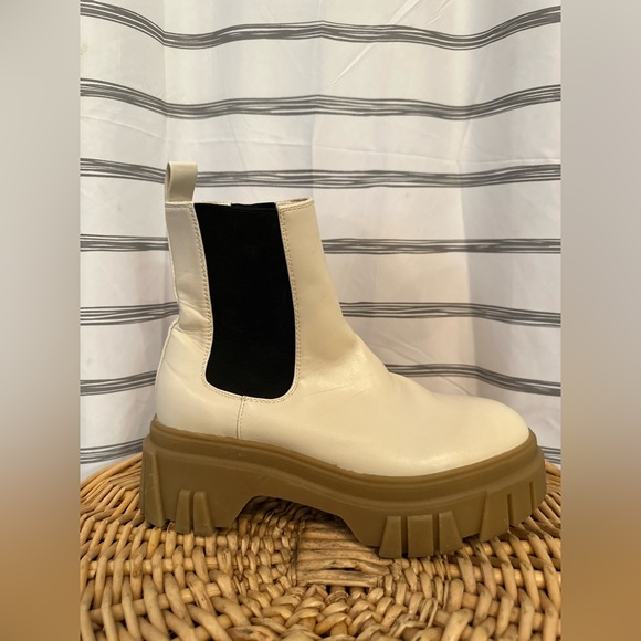 CHINESE LAUNDRY Women's Jenny Fashion Boot.  Like New, Size 7.5. - Picture 2 of 3